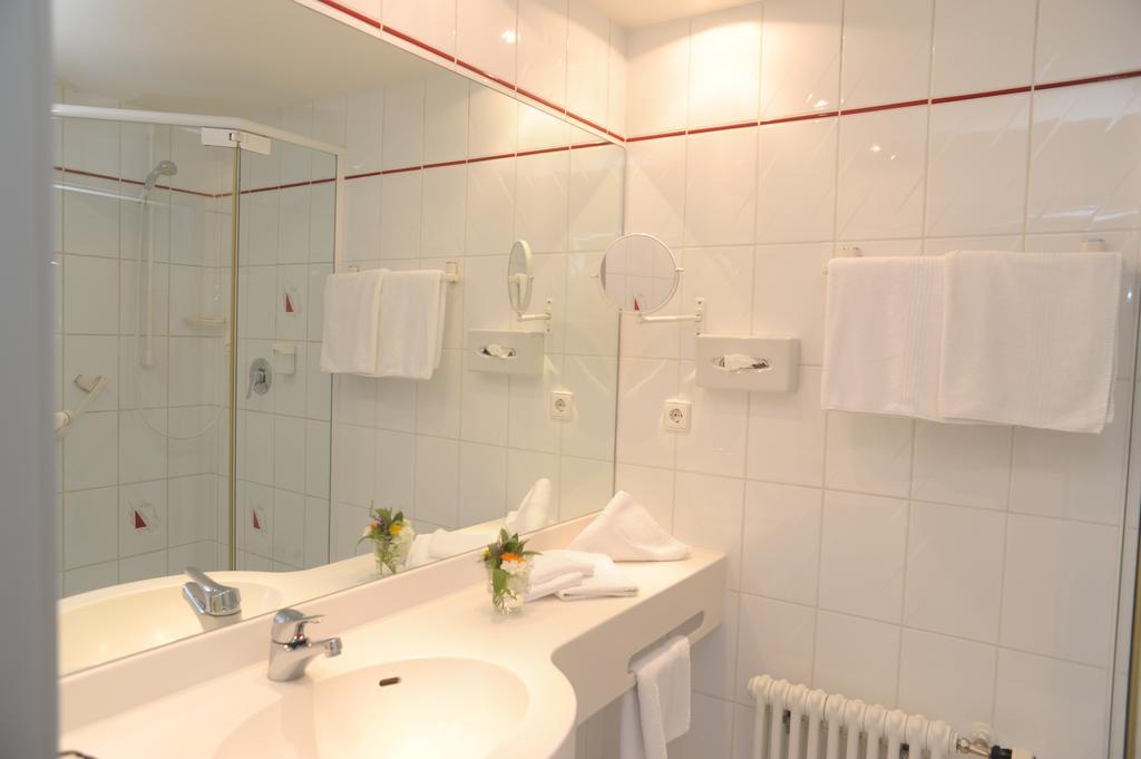 Hotel Gasthaus Adler Bad Waldsee Ruang foto