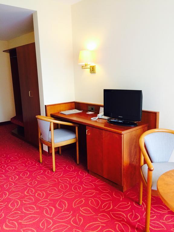 Hotel Gasthaus Adler Bad Waldsee Bagian luar foto