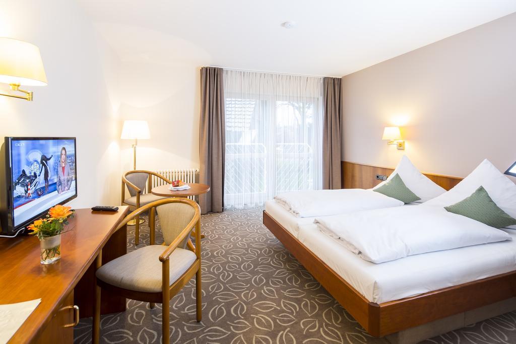 Hotel Gasthaus Adler Bad Waldsee Bagian luar foto